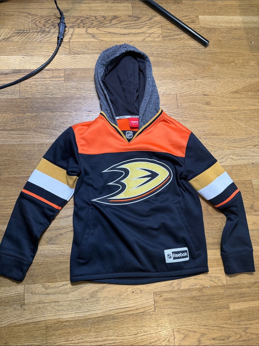 Kids Reebok Anaheim Ducks Hoodie - size small 8